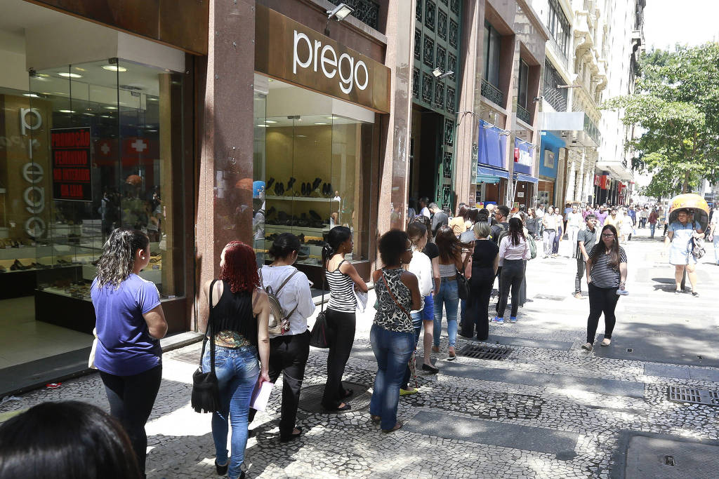 Valorização do salário mínimo se tornou obstáculo a emprego de jovens